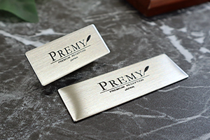 メタル名札表面の質感