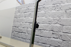 スニーズガード高さ調整