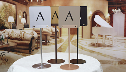 宴会テーブル札プルーム