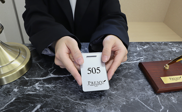 クローク札ミオ