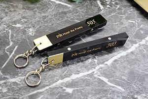 ダブルルームキーホルダーマグネット脱着