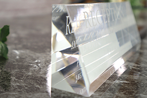 アクリルカウンターサイン断面